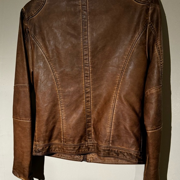 Gorgeous MSSP( Max Studio Specialty Products vegan leather jacket, size Small - Picture 2 of 3